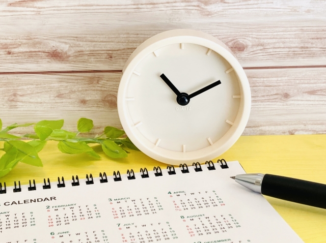 カレンダーと置時計